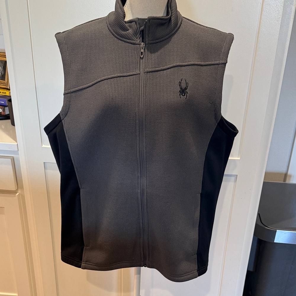 Spyder Charcoal and Black Sleeveless Vest